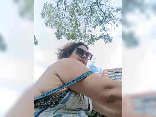 AlexaBrown12 webcam