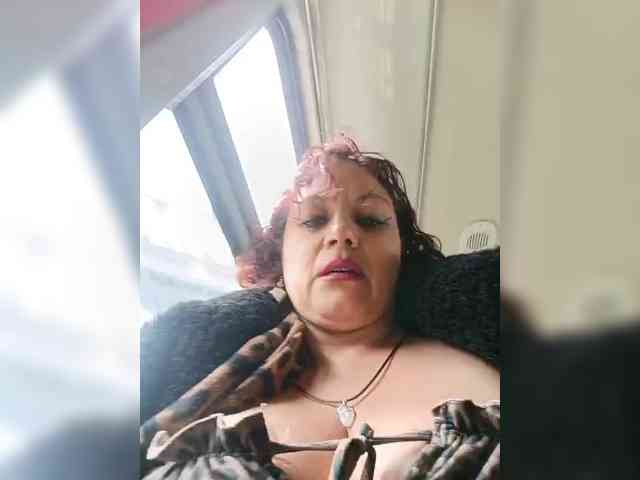 AlexaBrown12 webcam