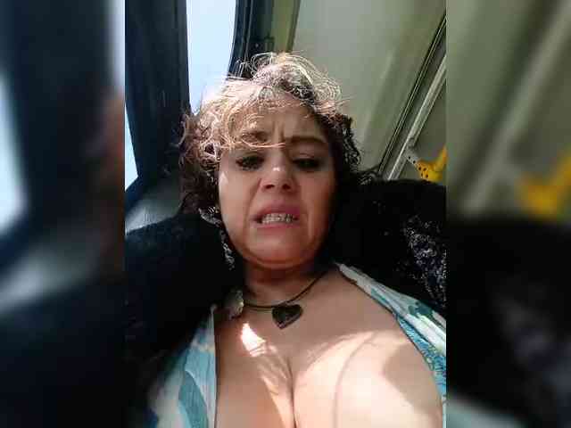 AlexaBrown12 webcam