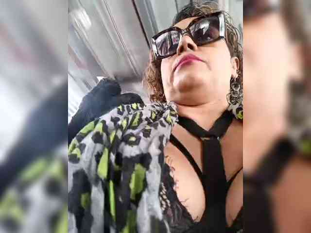AlexaBrown12 webcam