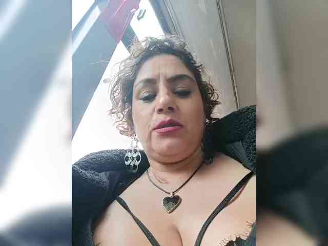AlexaBrown12 webcam