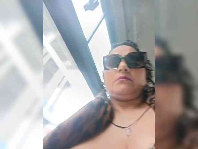 AlexaBrown12 webcam