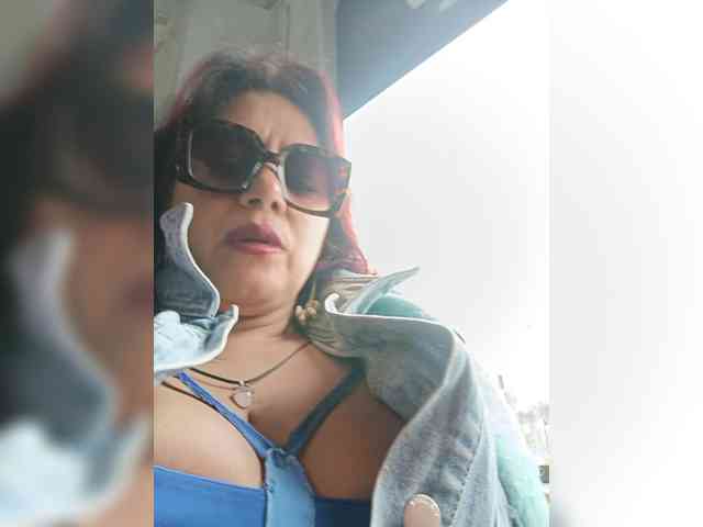 AlexaBrown12 webcam