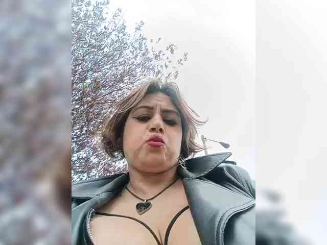 AlexaBrown12 webcam