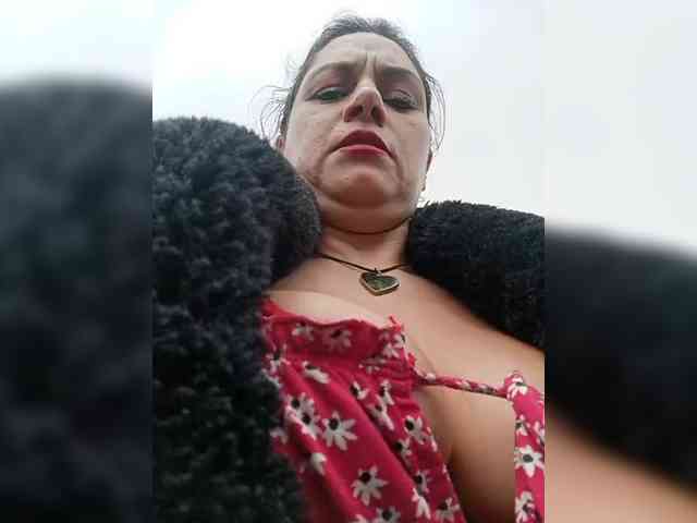 AlexaBrown12 webcam