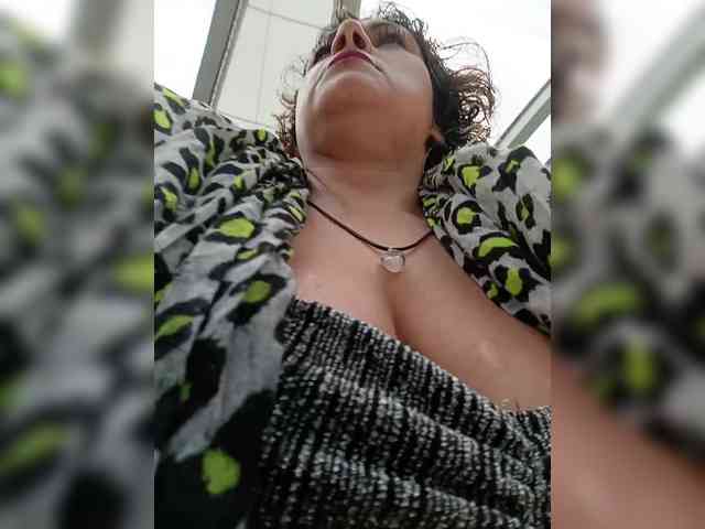 AlexaBrown12 webcam