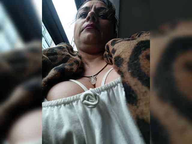 AlexaBrown12 webcam