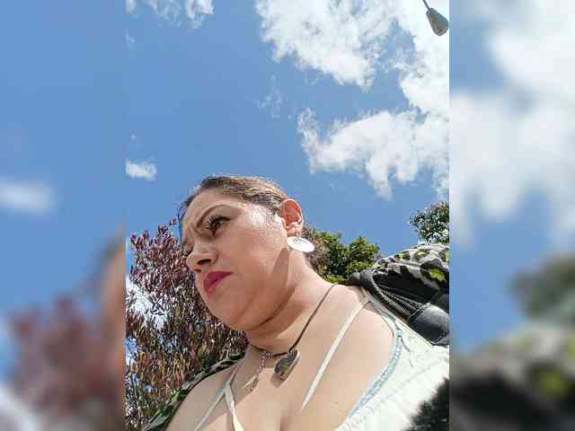 AlexaBrown12 webcam