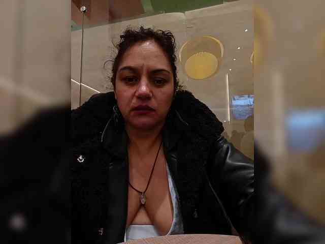 AlexaBrown12 webcam
