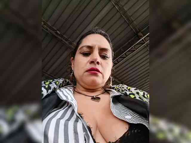 AlexaBrown12 webcam