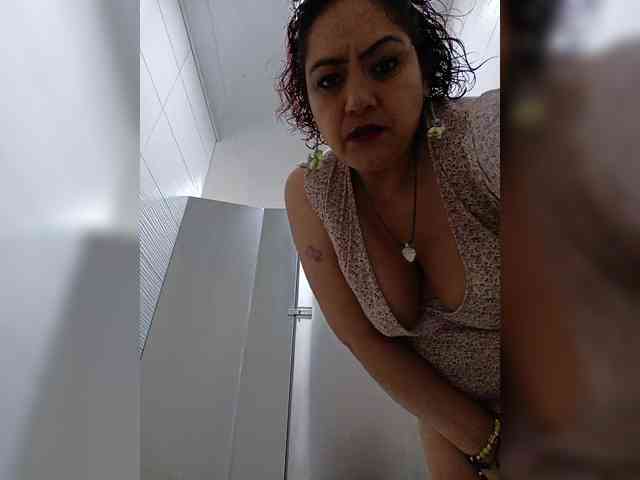 AlexaBrown12 webcam