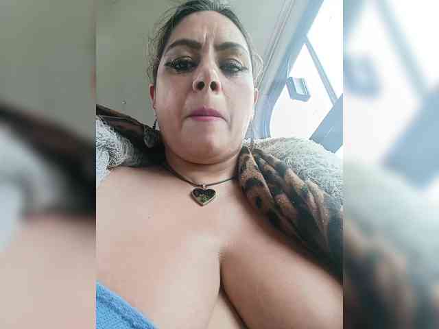 AlexaBrown12 webcam