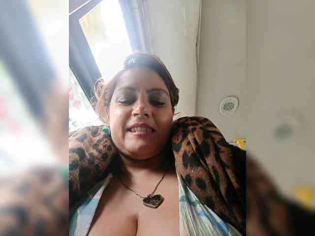 AlexaBrown12 webcam