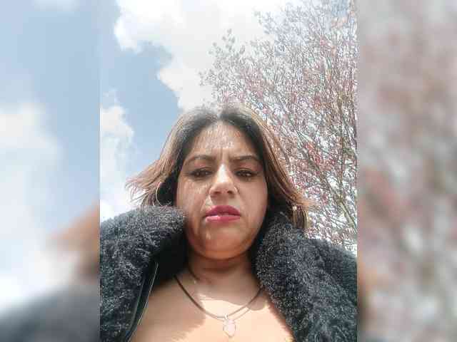 AlexaBrown12 webcam