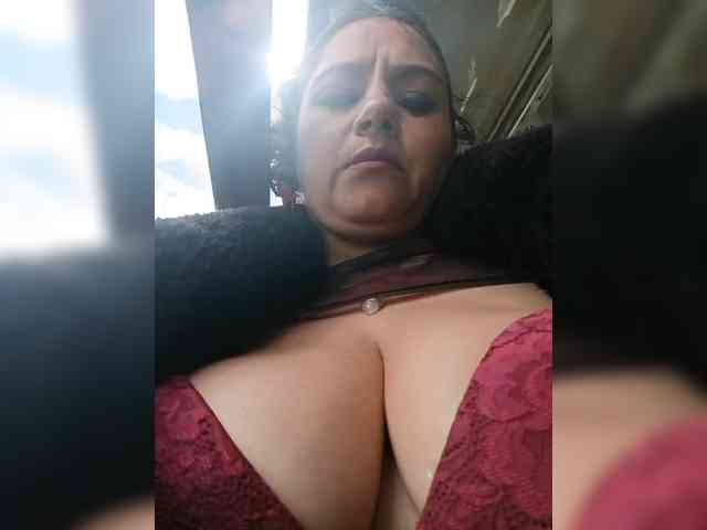 AlexaBrown12 webcam