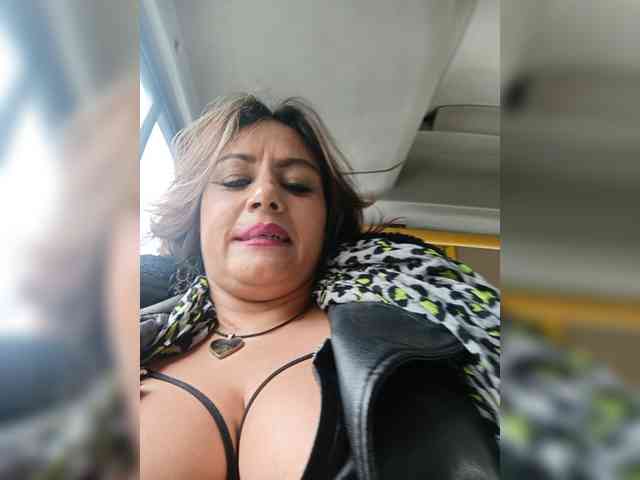 AlexaBrown12 webcam