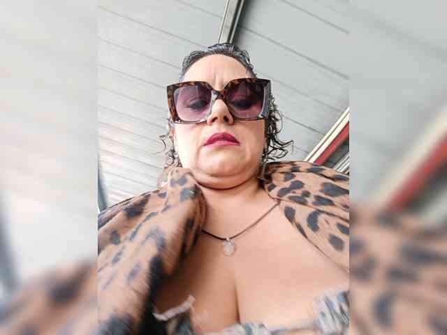 AlexaBrown12 webcam