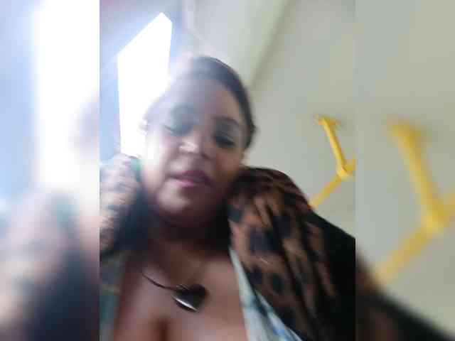 AlexaBrown12 webcam