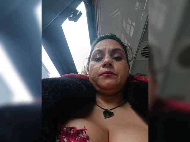 AlexaBrown12 webcam