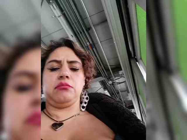 AlexaBrown12 webcam