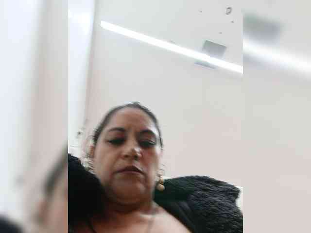 AlexaBrown12 webcam