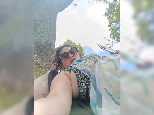 AlexaBrown12 webcam