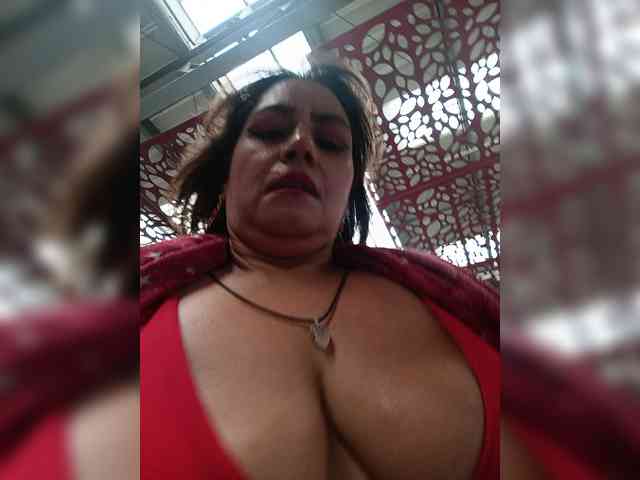 AlexaBrown12 webcam