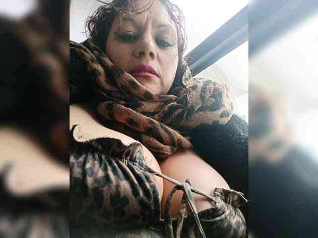 AlexaBrown12 webcam