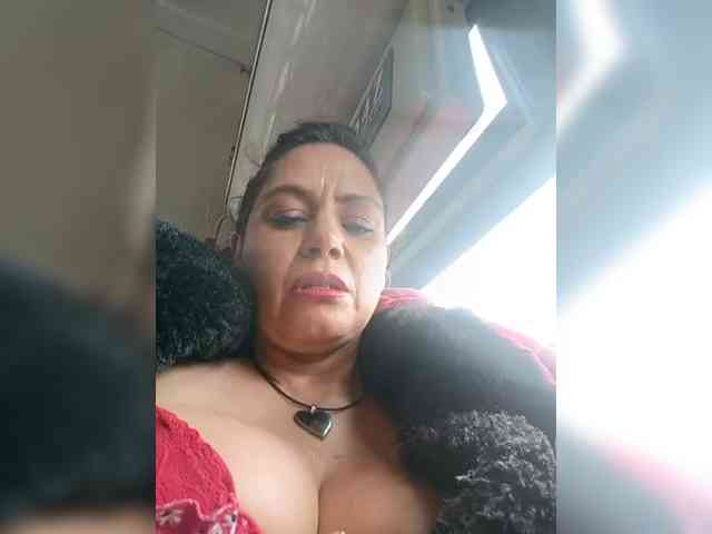AlexaBrown12 webcam