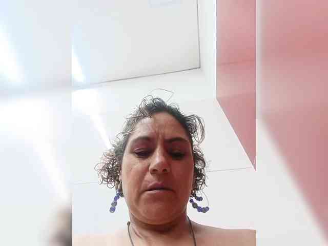 AlexaBrown12 webcam