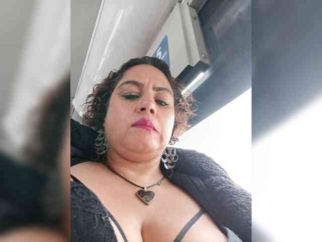 AlexaBrown12 webcam