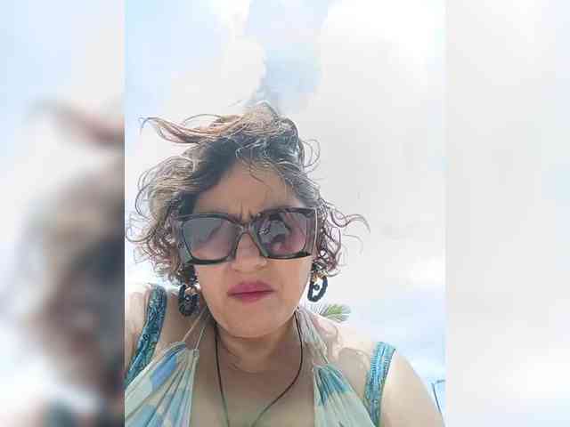AlexaBrown12 webcam