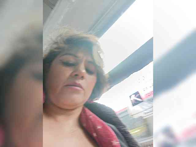 AlexaBrown12 webcam