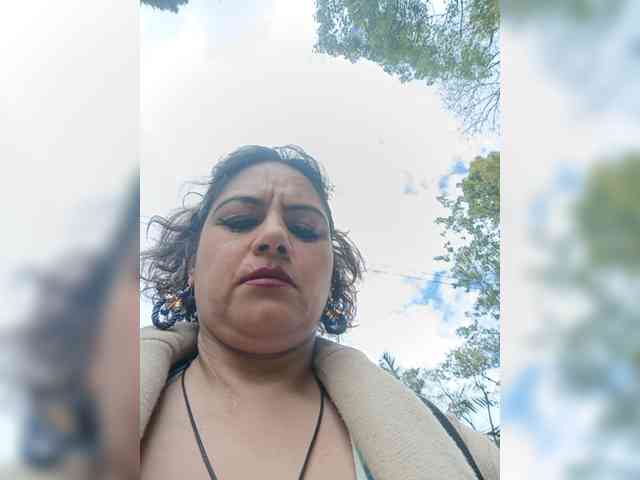 AlexaBrown12 webcam