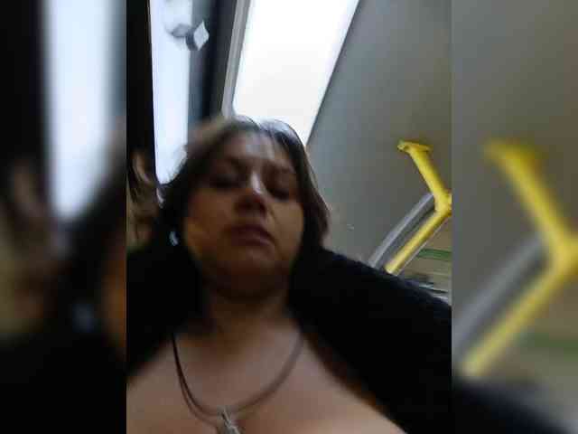 AlexaBrown12 webcam