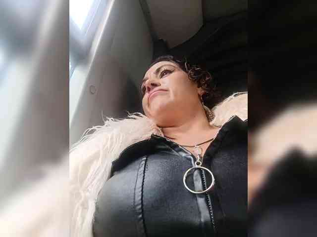 AlexaBrown12 webcam