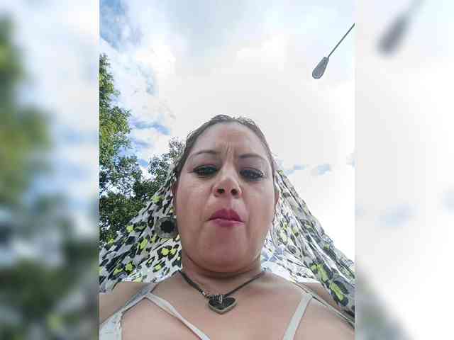 Model: AlexaBrown12