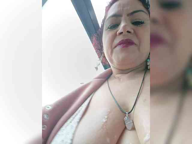AlexaBrown12 webcam