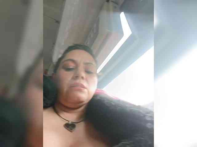 AlexaBrown12 webcam