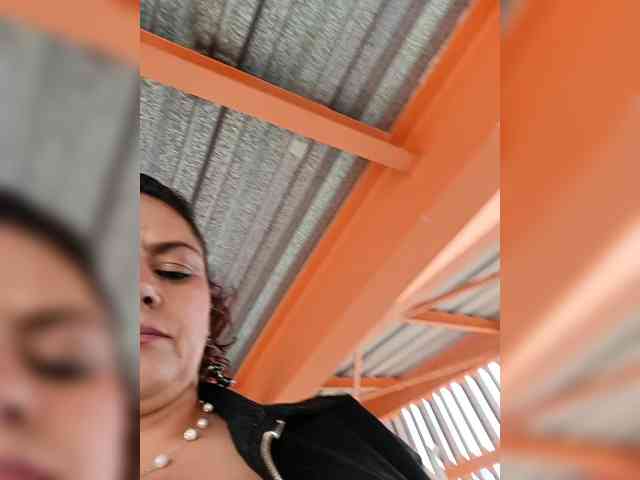 AlexaBrown12 webcam