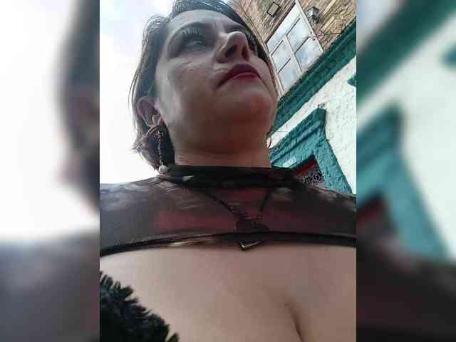 AlexaBrown12 webcam