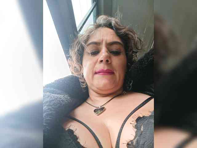 AlexaBrown12 webcam