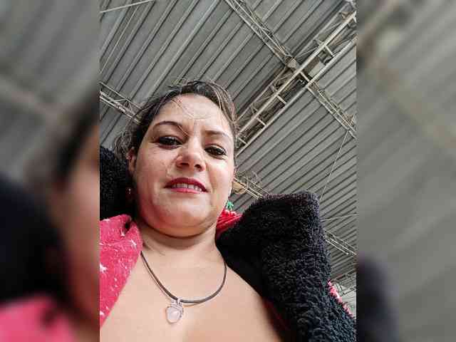 AlexaBrown12 webcam