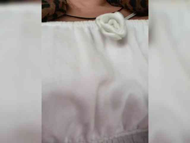 AlexaBrown12 webcam