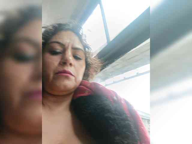 AlexaBrown12 webcam