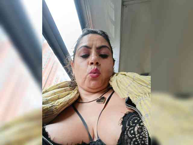 AlexaBrown12 webcam
