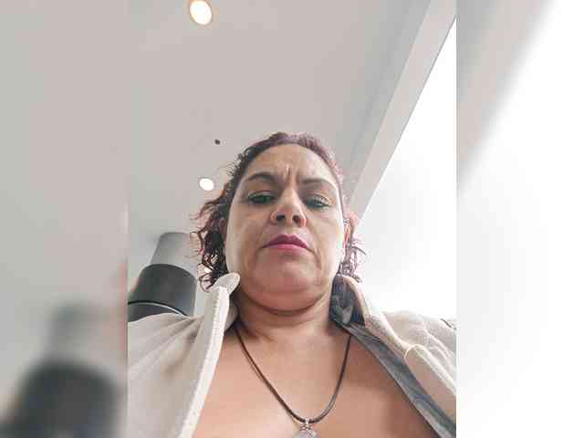 AlexaBrown12 webcam