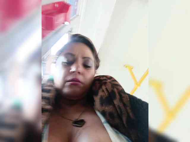 AlexaBrown12 webcam