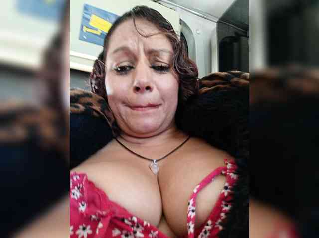AlexaBrown12 webcam