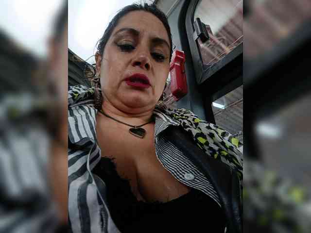AlexaBrown12 webcam